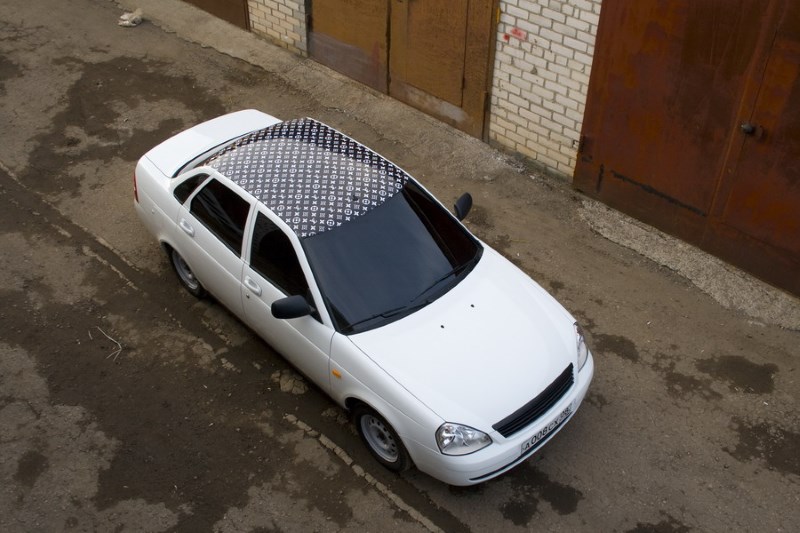 Виниловая пленка на крыше автомобиля